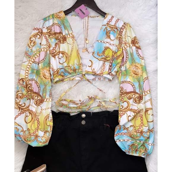 Chain link print crop wrap top - Picture 9 of 9